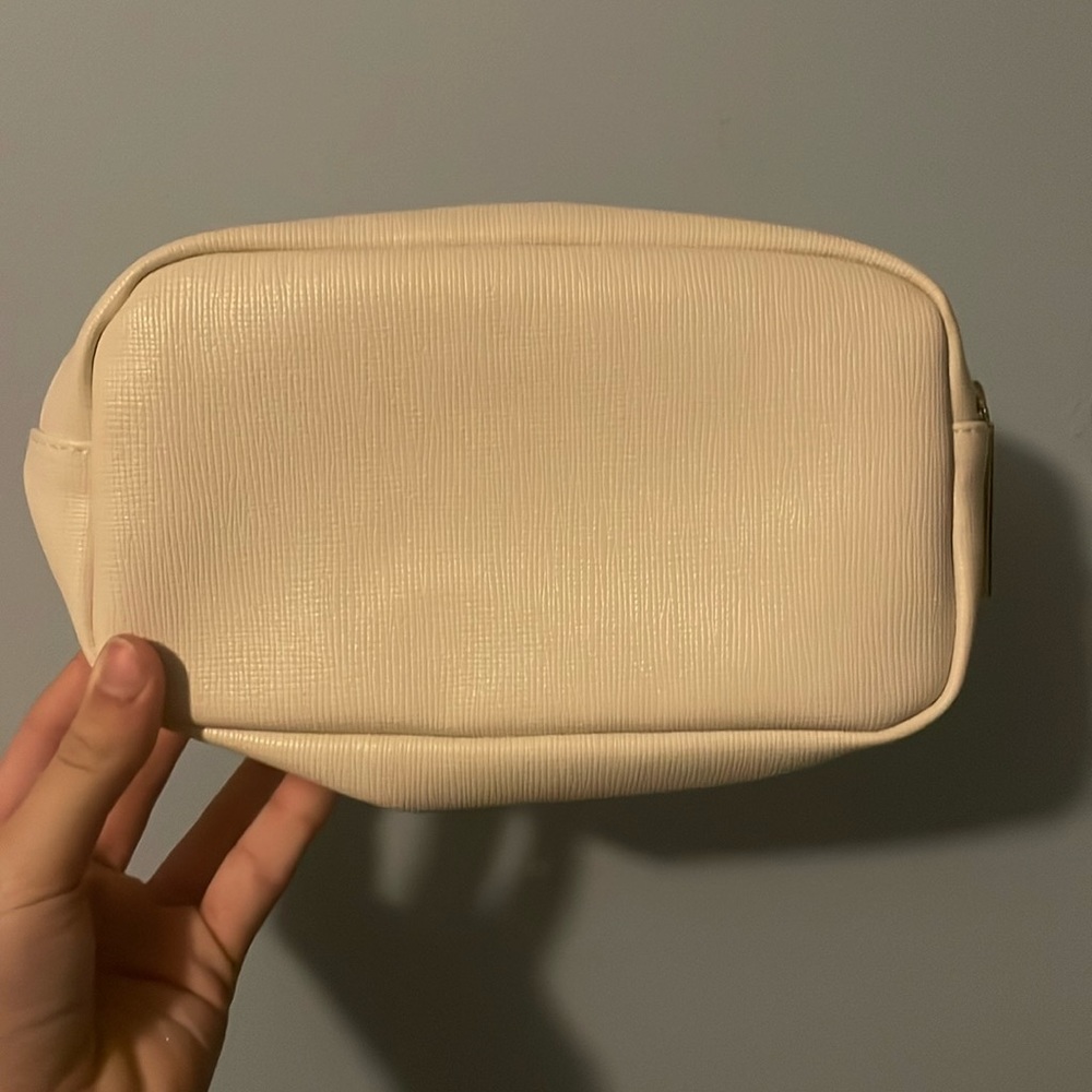 I am selling this bag because I don’t want it anymore